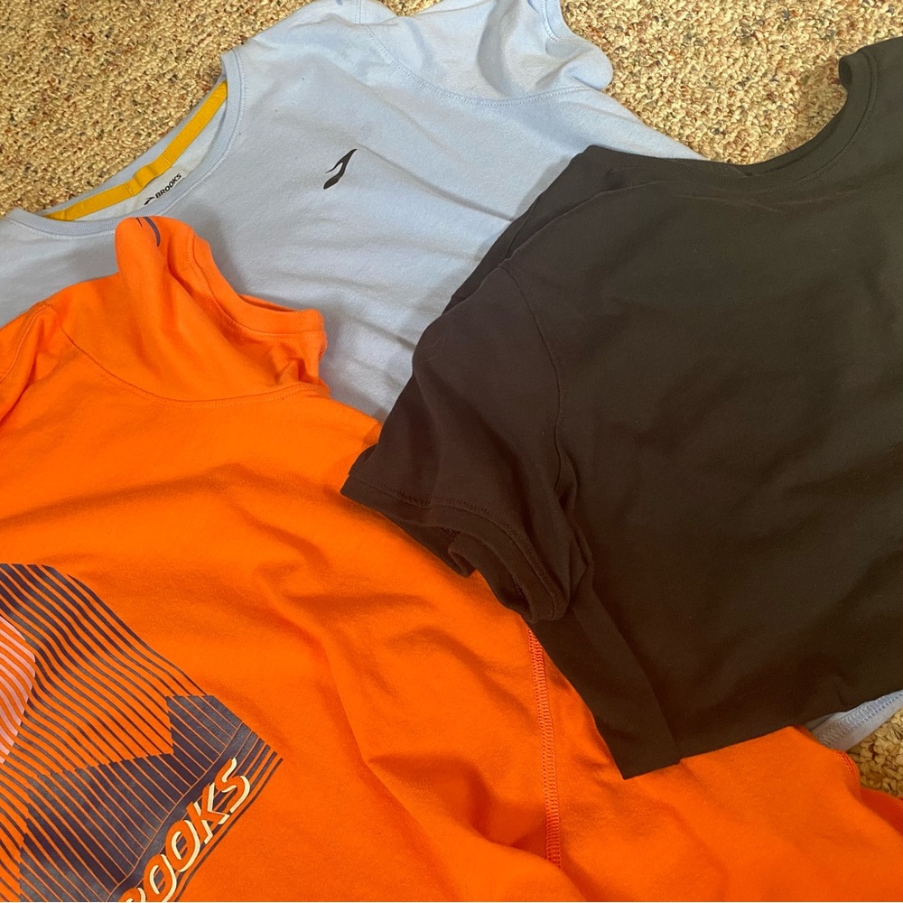 Brooks running women tee xl